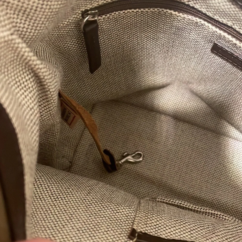 DOONEY & BOURKE 1975 Vintage Pebble Grain Hobo Bag